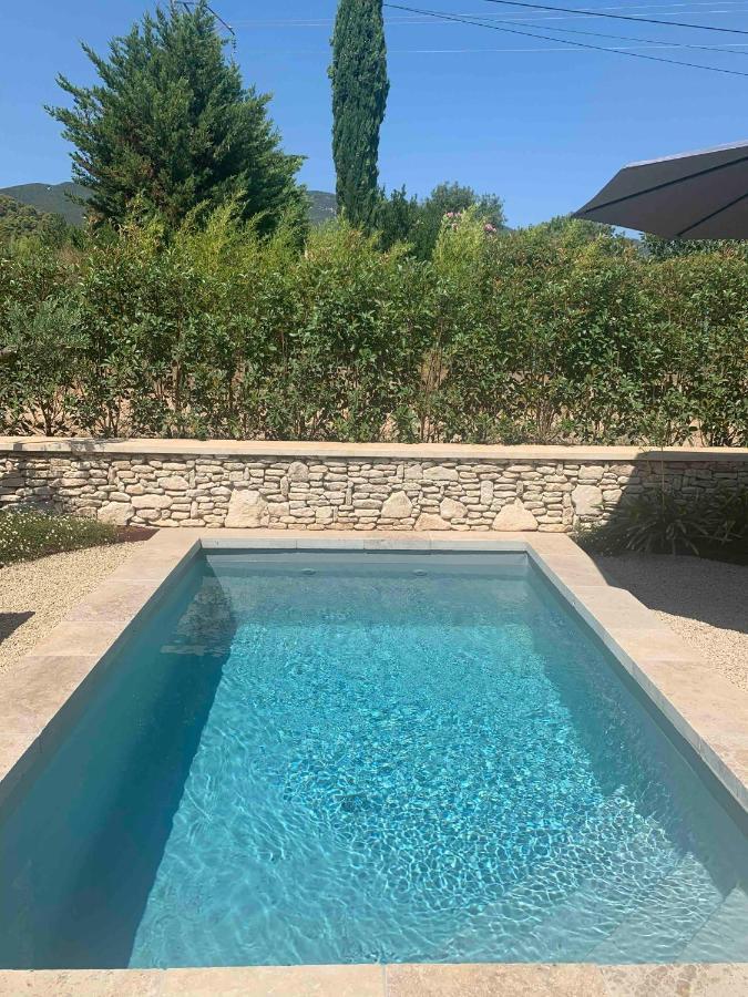 Le Cabanon De Livia Avec Piscine Privee Villa Cucuron Luaran gambar