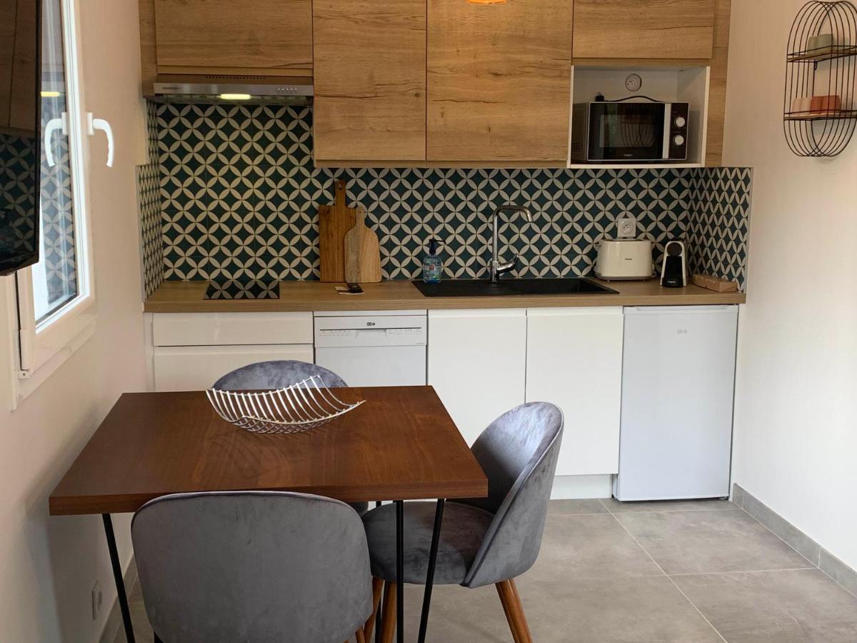 Le Cabanon De Livia Avec Piscine Privee Villa Cucuron Luaran gambar