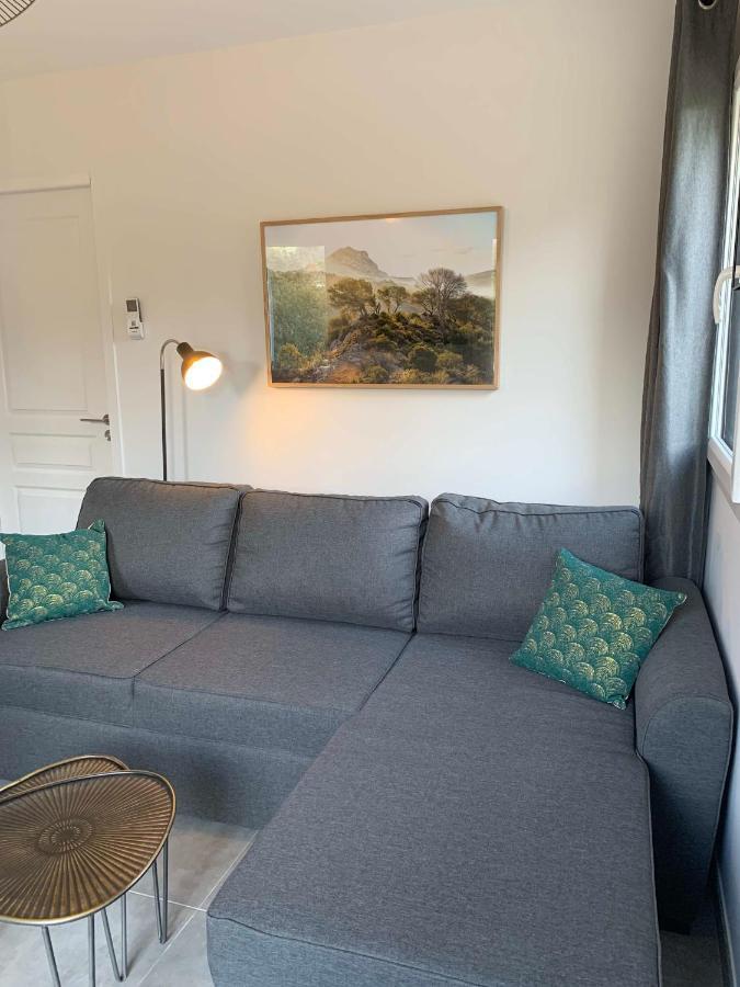 Le Cabanon De Livia Avec Piscine Privee Villa Cucuron Luaran gambar