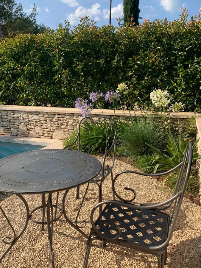 Le Cabanon De Livia Avec Piscine Privee Villa Cucuron Luaran gambar