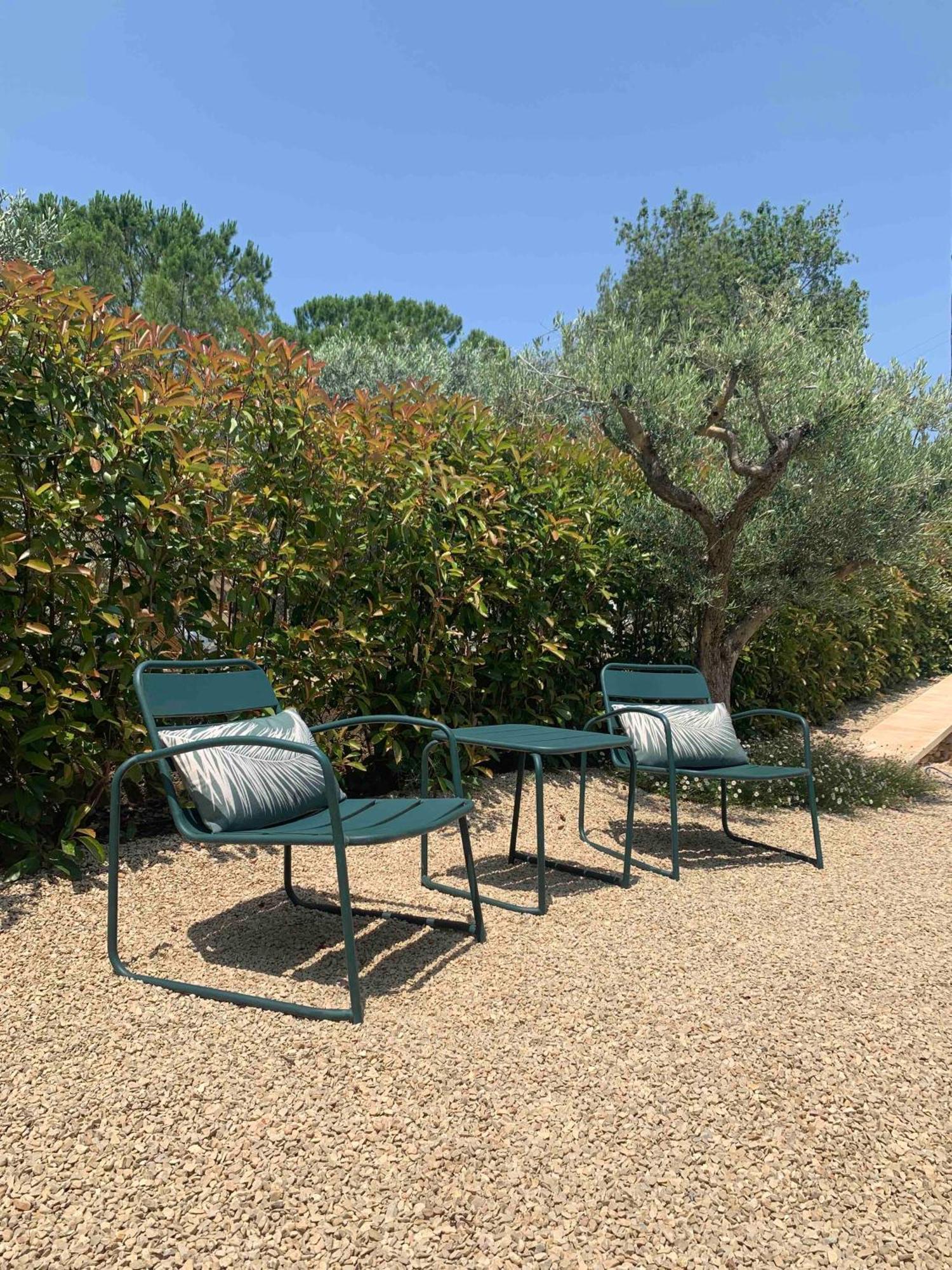 Le Cabanon De Livia Avec Piscine Privee Villa Cucuron Luaran gambar